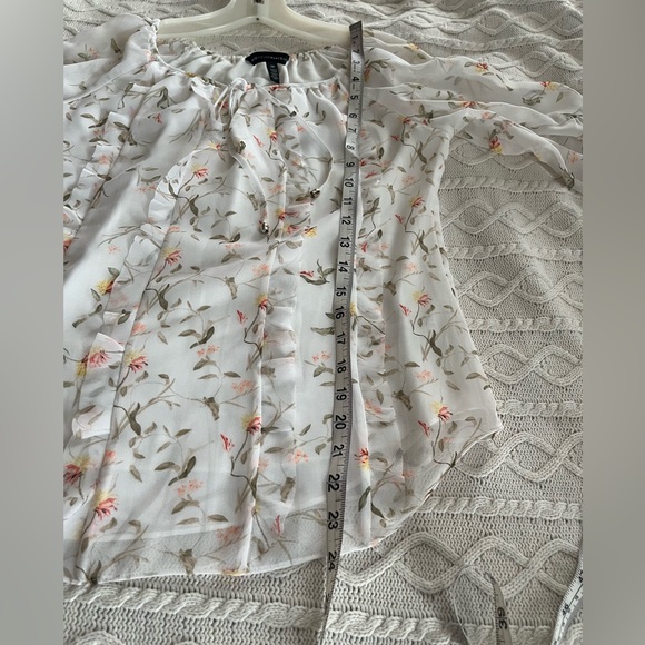 White House Black Market Floral White Blouse Women’s Size 0 - Picture 13 of 16